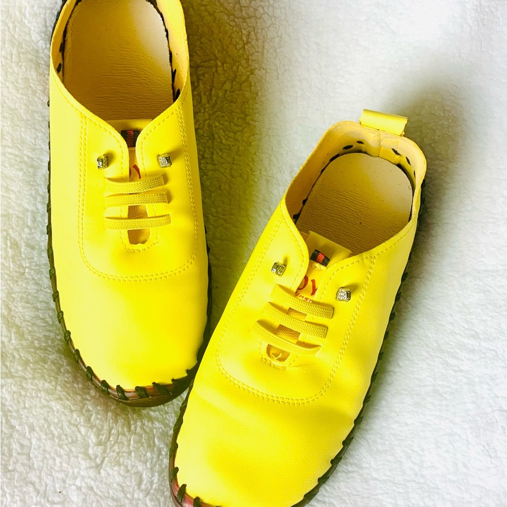OY Handmade Soft Faux Leather Flats - Picture 9 of 10